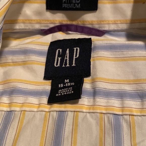 gap button down - Picture 2 of 2